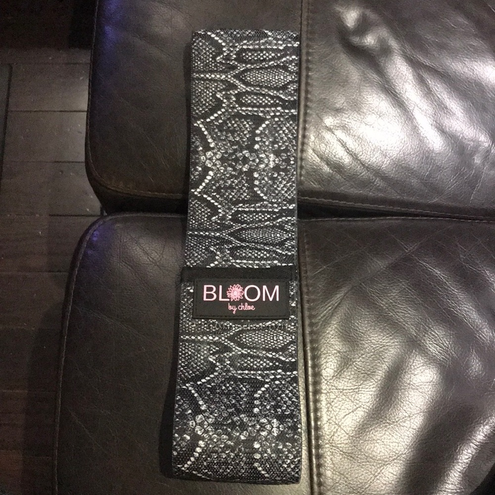 BLOOM by chloe booty circle band
